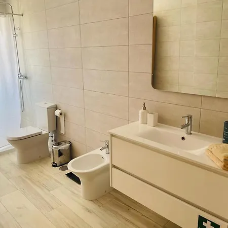 Feelgood Vegan Homestay * Sagres